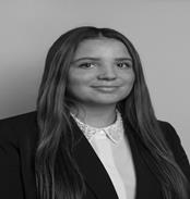 Image of Chloe Andrews